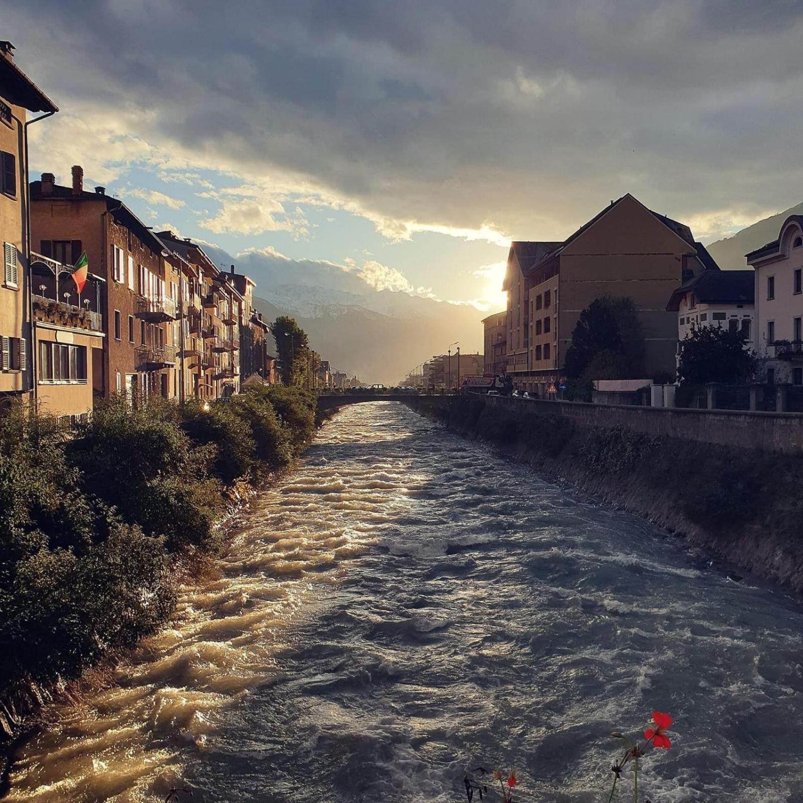 Апартаменты La Perla Del Bernina Express Тирано Экстерьер фото